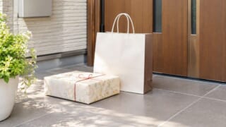 玄関先に置かれた手土産